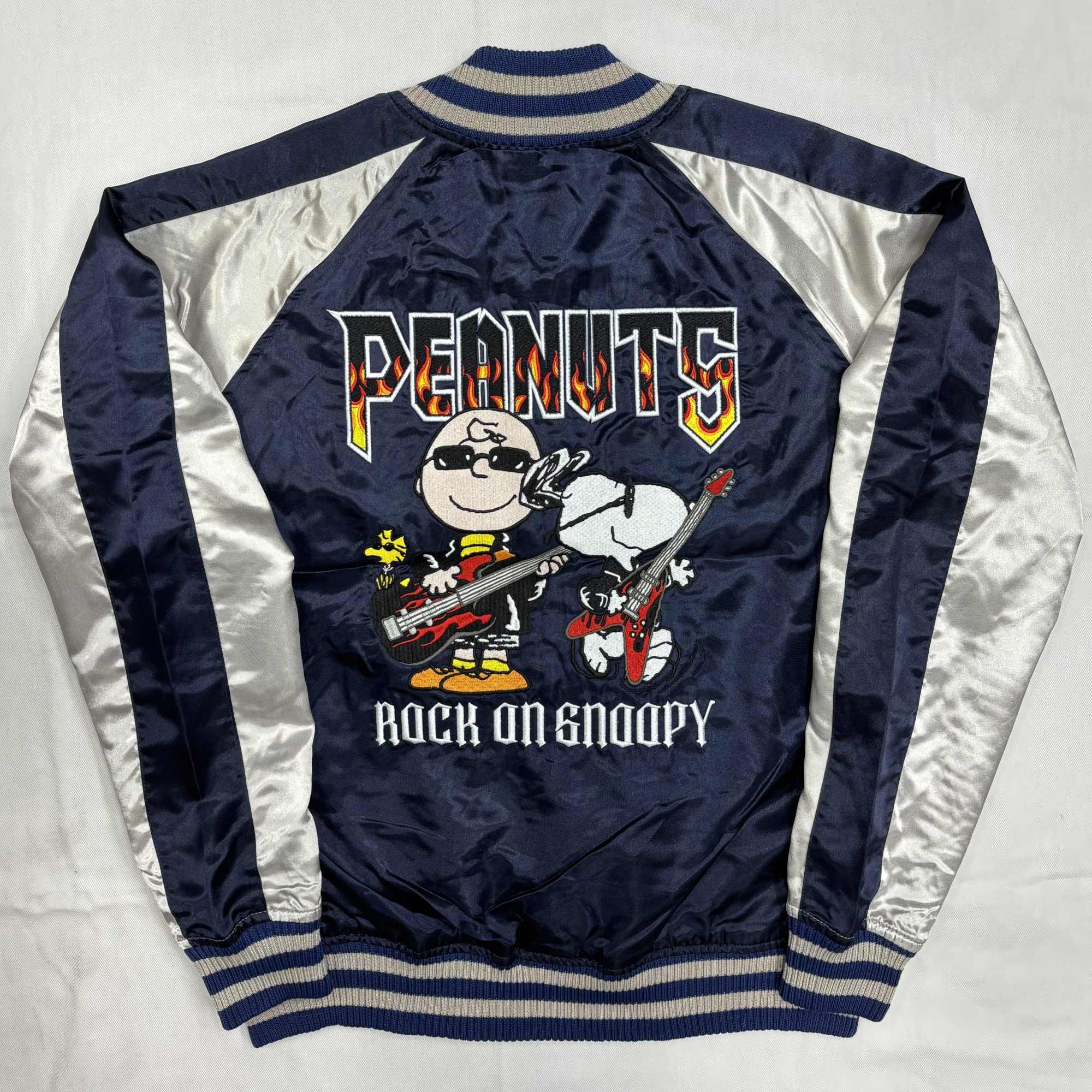 MNSL-086 サテン スヌーピー ロックンロール スカジャン《ネイビー×シルバー》